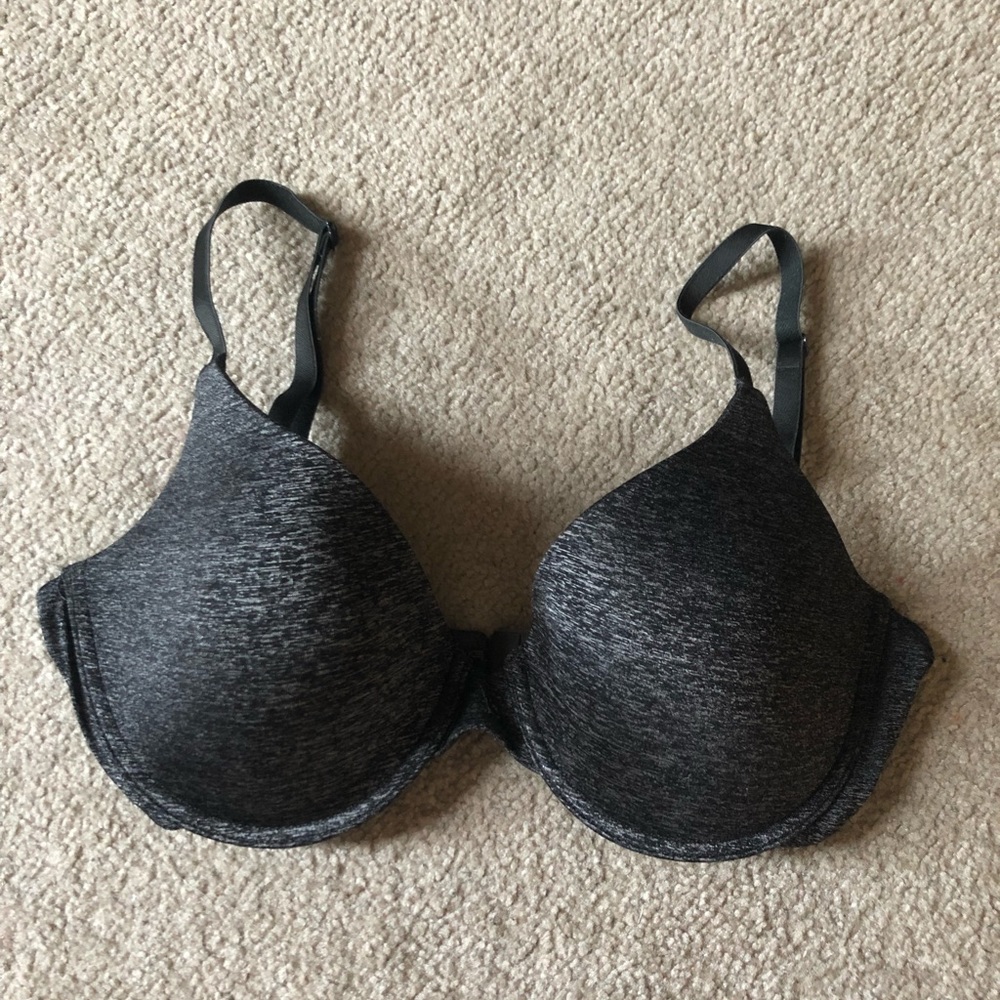 Demi bra